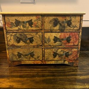 Vintage jewelry box